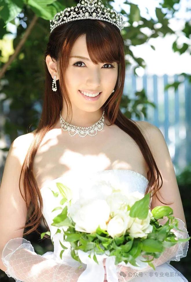 “暗黑志玲”到文化符号的蜕变之路开元棋牌日本女星波多野结衣：从(图11)